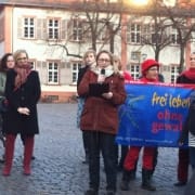 Frauen bei der Aktion "One billion rising" 2017 in Heidelberg